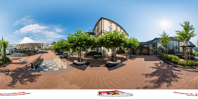 Schulhof - Oberer Campus - Stadt Lößnitz - Wir sind 360 Grad